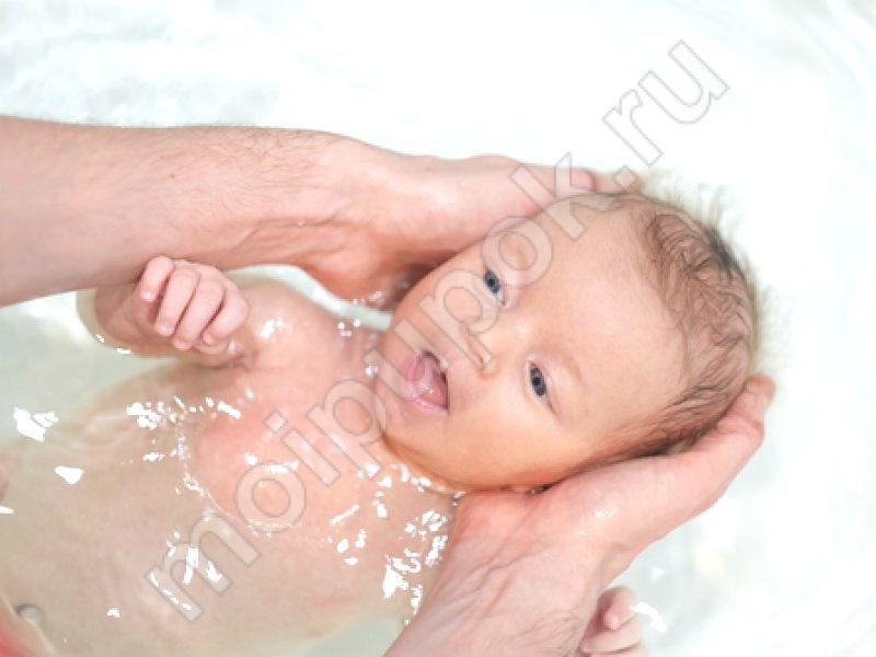Как купать новорожденного при обработке пупка